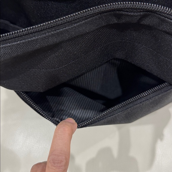 Herschel Supply Company Classic Black Backpack (Approx 12”Wx 7”D x18” H) - Picture 8 of 14